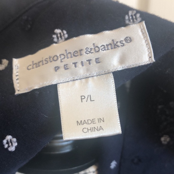 🌷SOLD🌷Navy Blue Blouse has gathered and tied bows and cuffs on 3/4 sleeves. - Picture 8 of 9